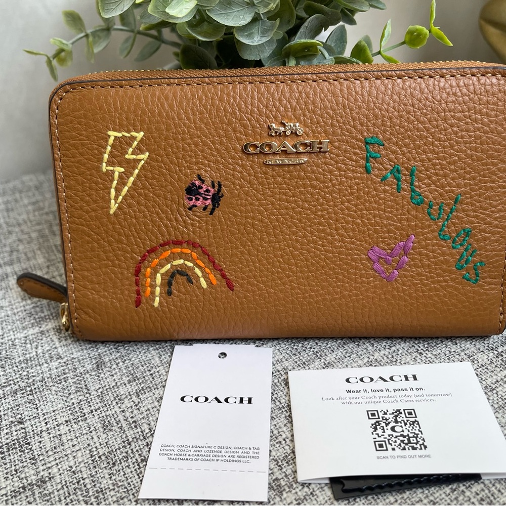 $99(BrandNew)Coach Medium Id Zip Wallet with Diary Embroidery - Picture 5 of 8